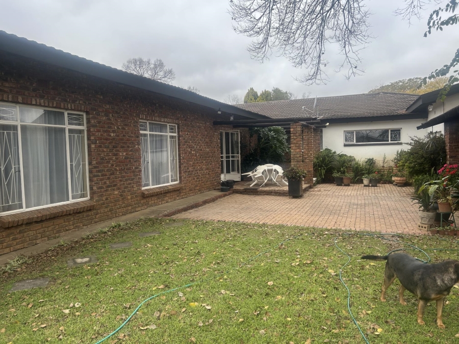5 Bedroom Property for Sale in Viljoenskroon Free State
